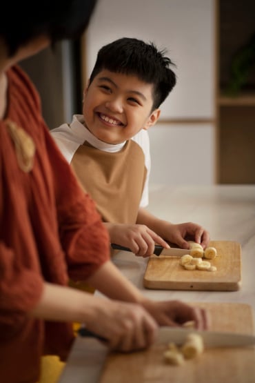 asian-family-cooking-together